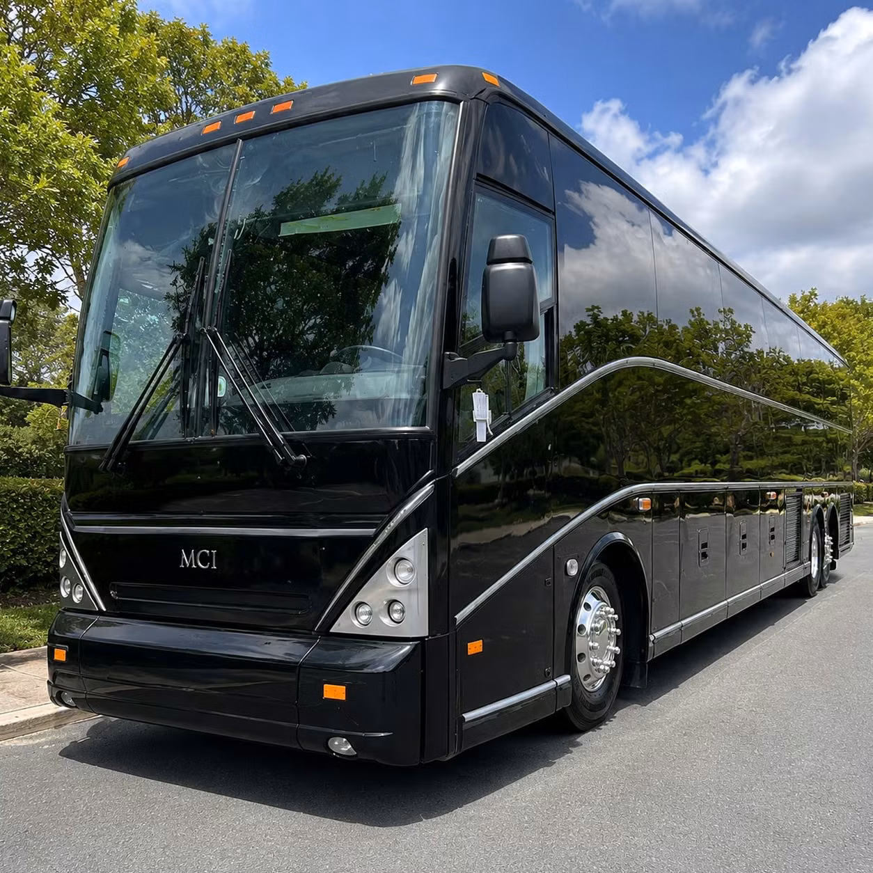 what groups from thornton are using long distance charter buses for